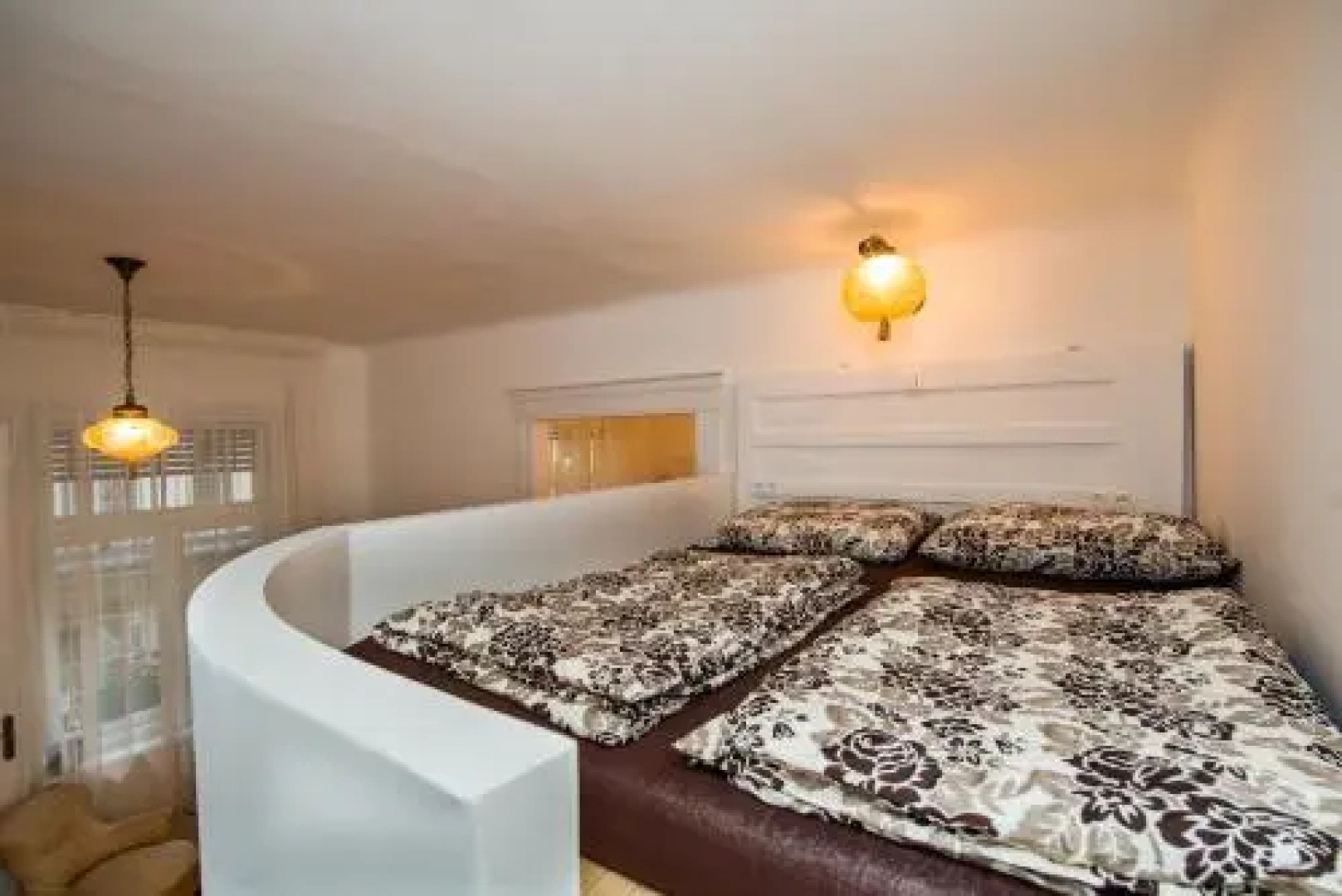 Gold Pearl Apartment