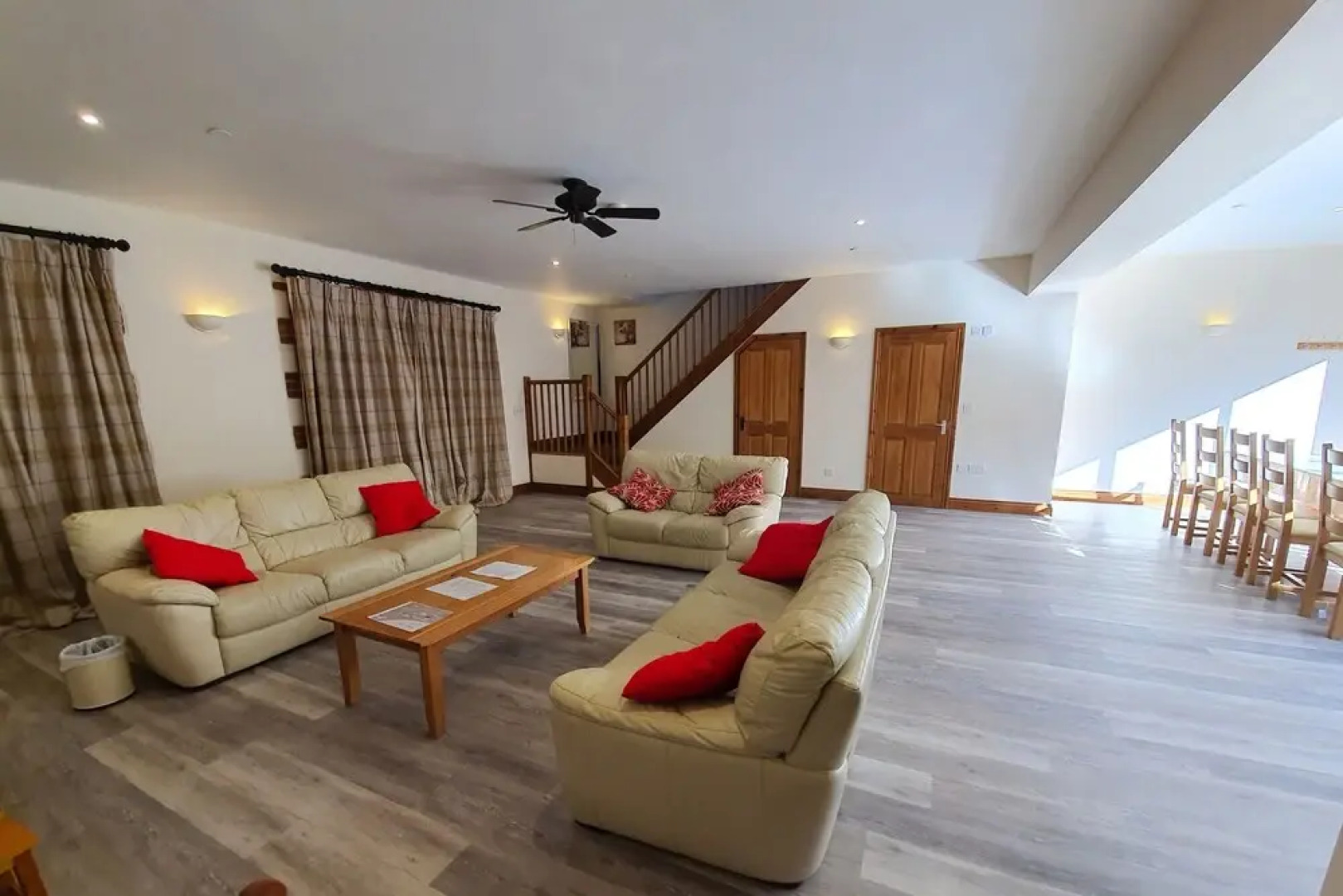 The Victorian Barn self catering holidays with pool & hot tubs