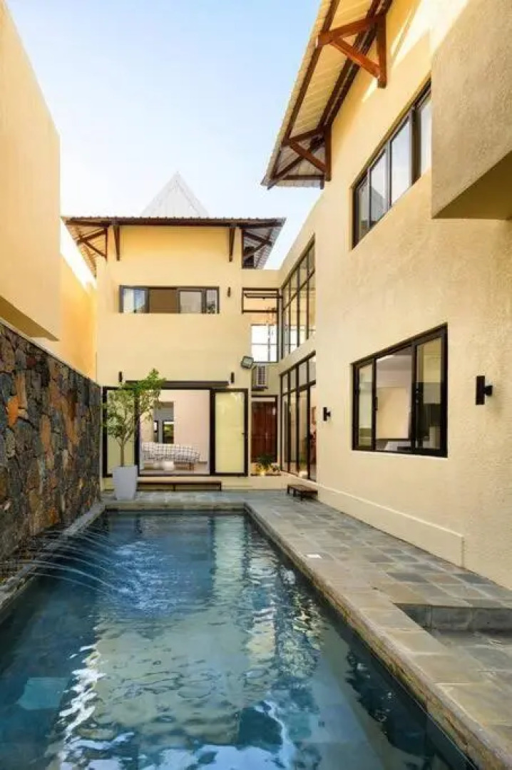 Spacious Villa, 200m from the beach, private pool