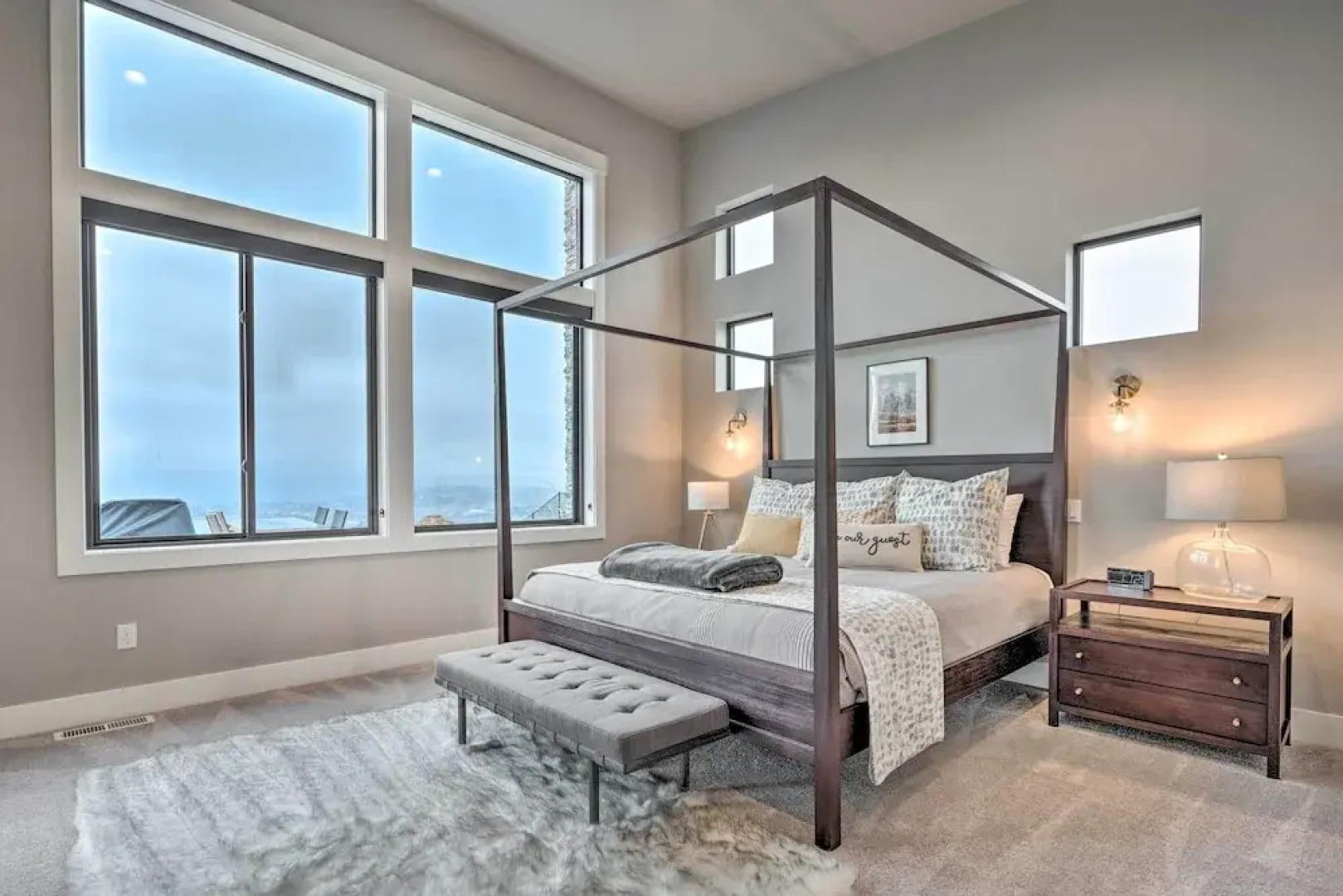 Lavish Lake Chelan Escape: Pool & Panoramic Views