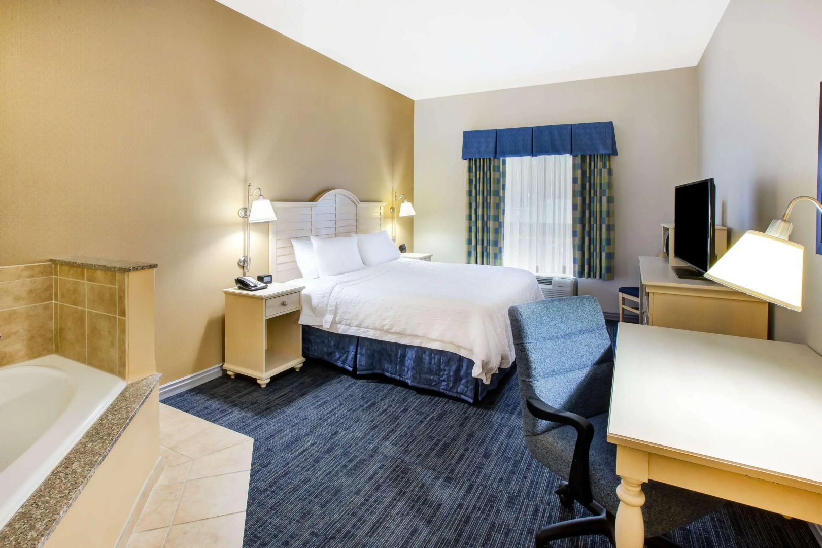 Hampton Inn & Suites Cape Cod-West Yarmouth