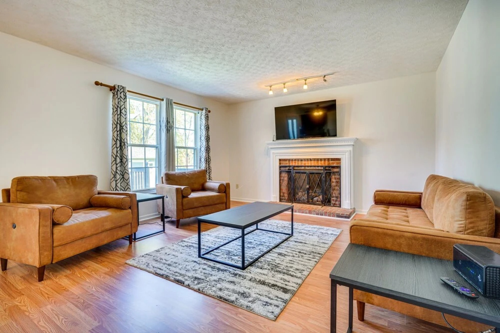 Spacious Home w/ Deck - 9 Mi to Downtown Columbus