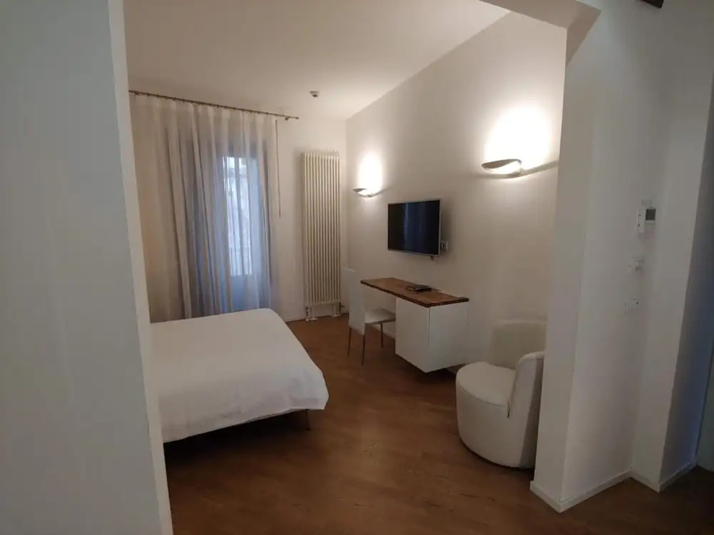 Stella CasaBono (B&B)