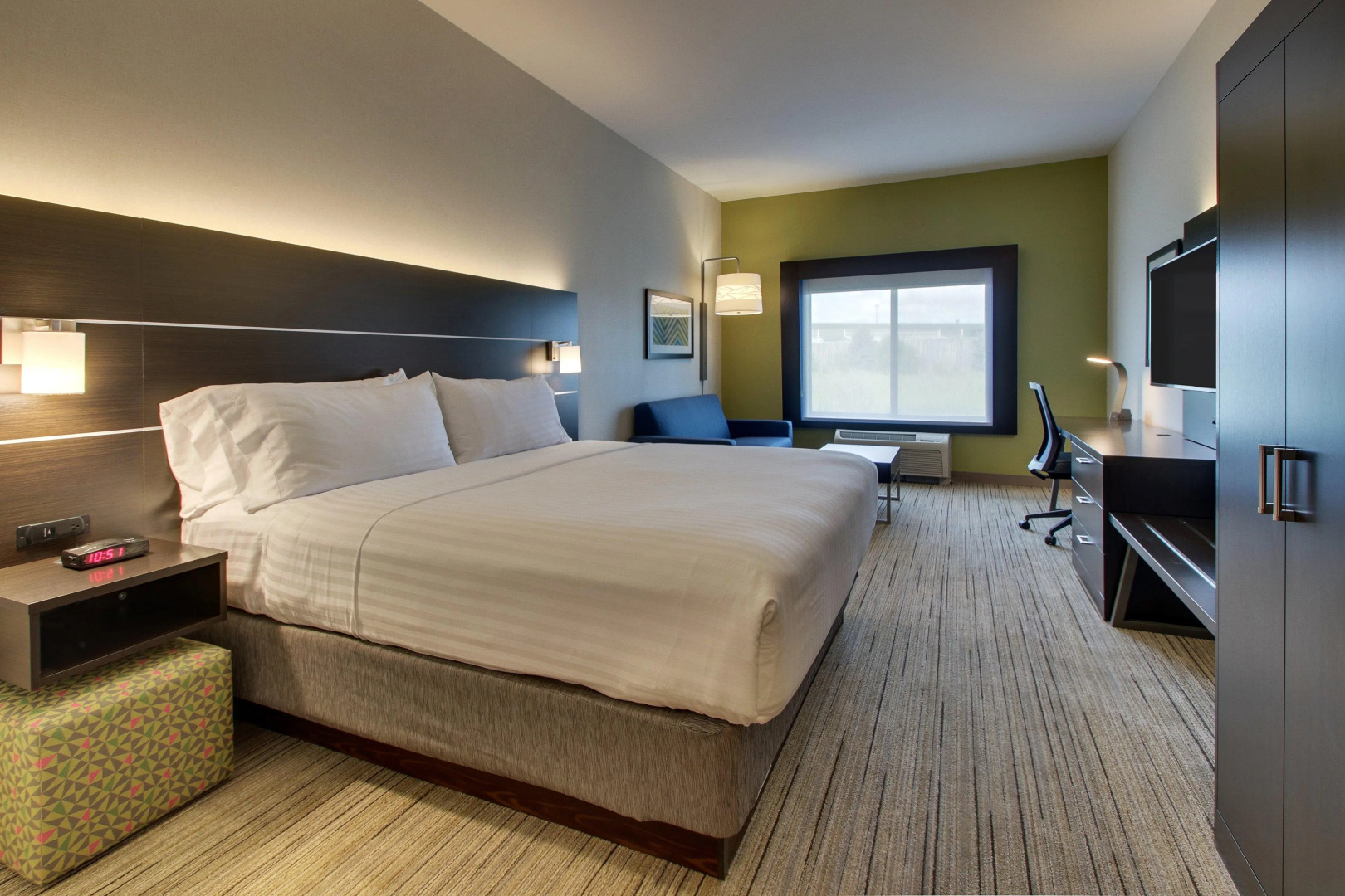 Holiday Inn Express & Suites Morris by IHG