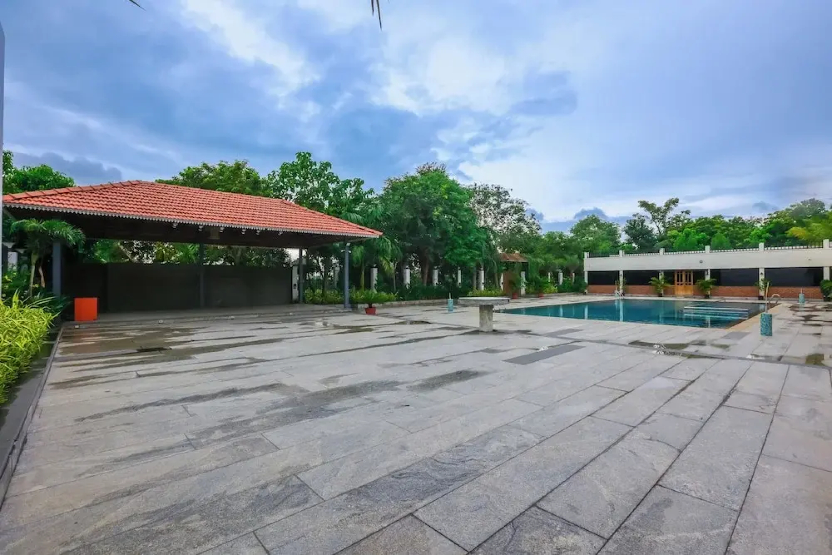 Nilan Zingle Resort
