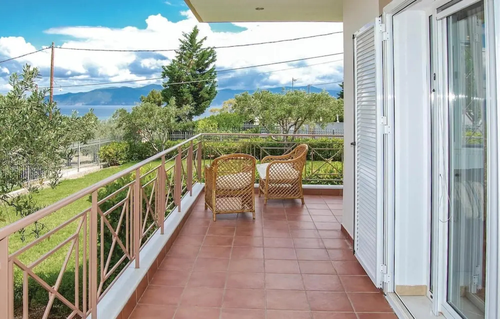 Stunning Home in Livanates With 2 Bedrooms