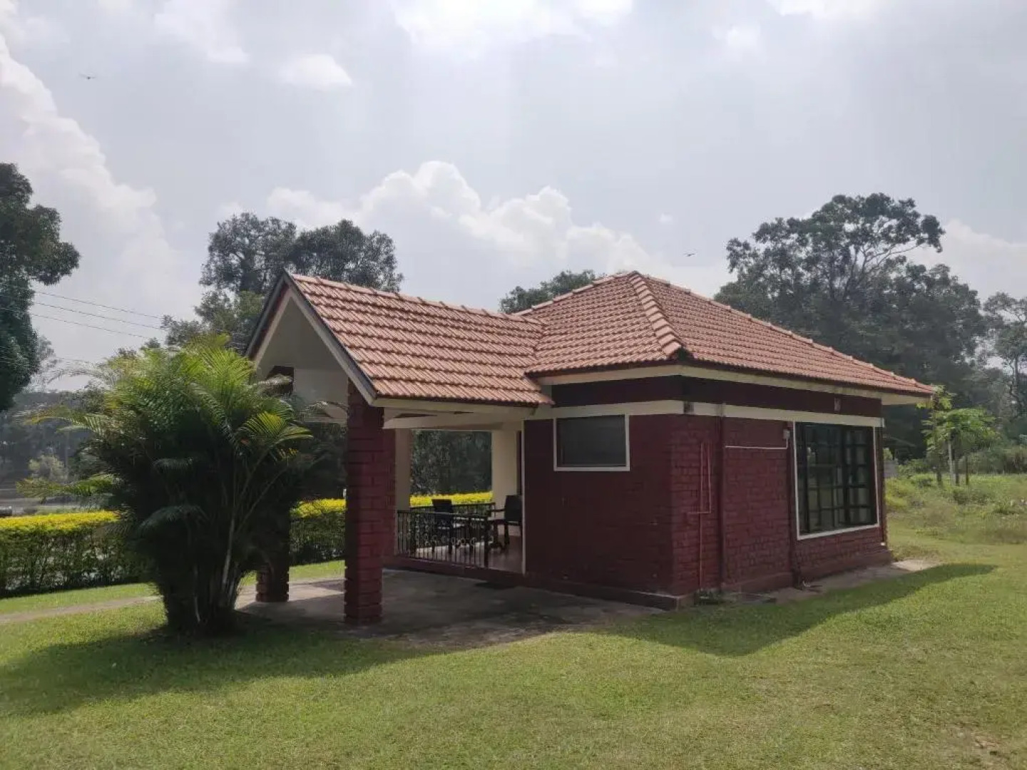 Dubare Inn