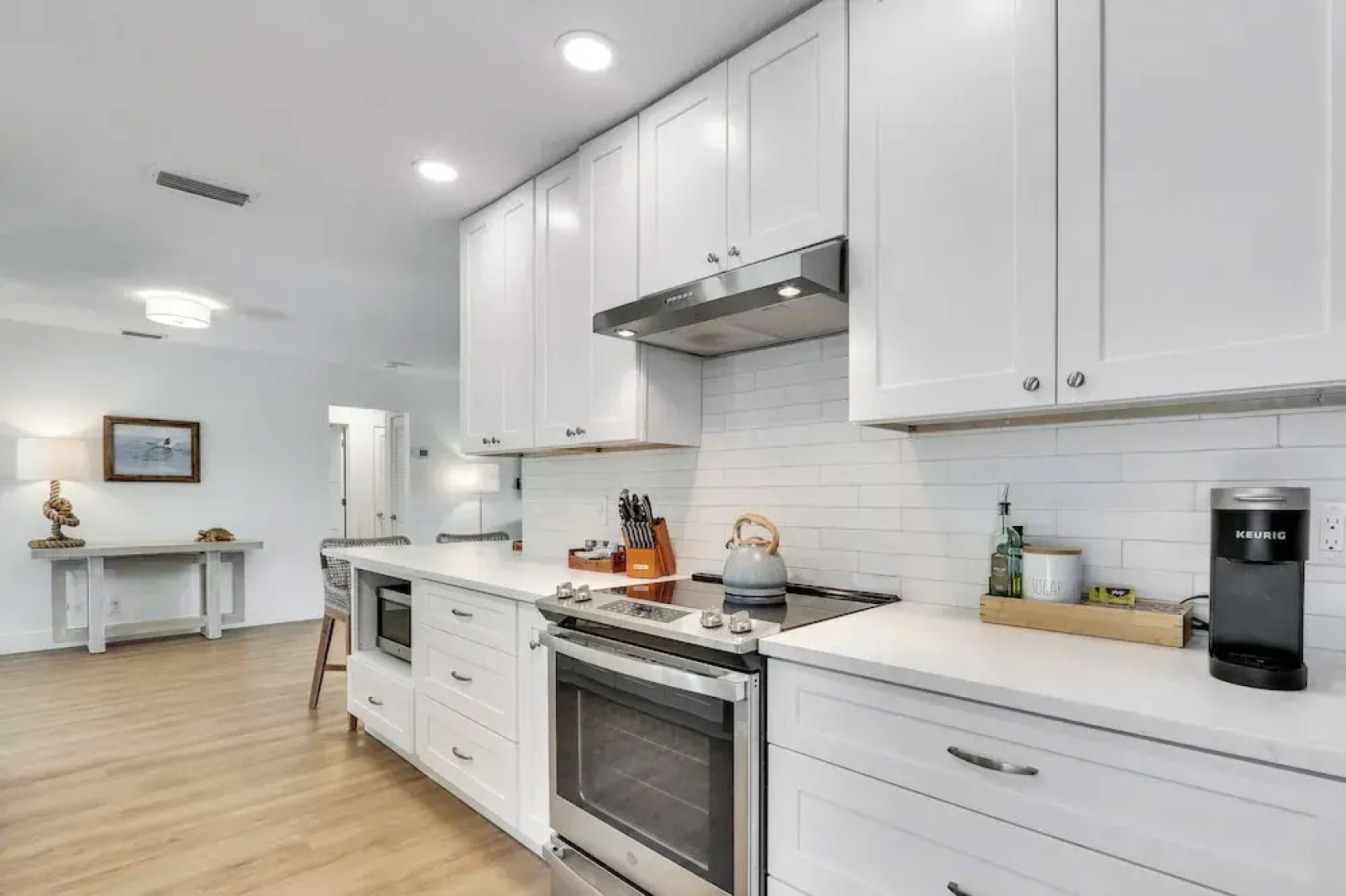 Private Pool + Bar: Palm Beach Gardens Getaway