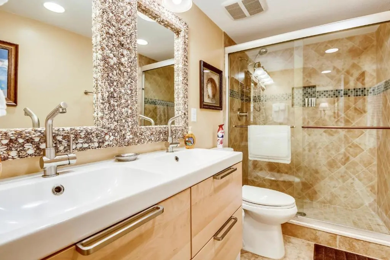 Pat's Paradise - 7030N