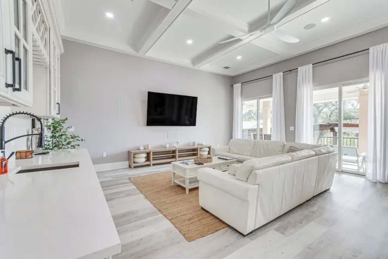 Waterfront Retreat w/ Outdoor Oasis in Pensacola