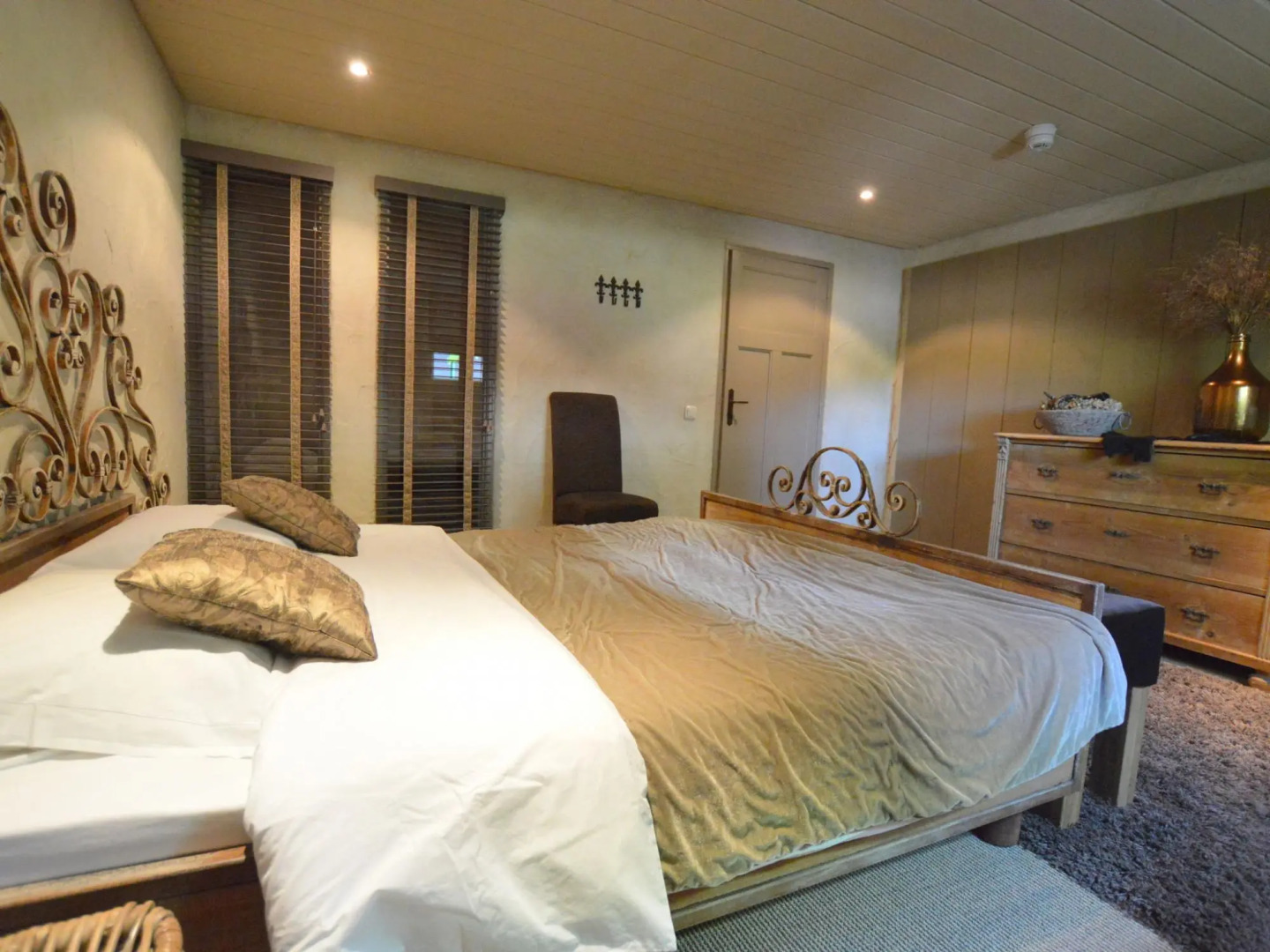 Quaint Holiday Home in Alphen-chaam With Jacuzzi