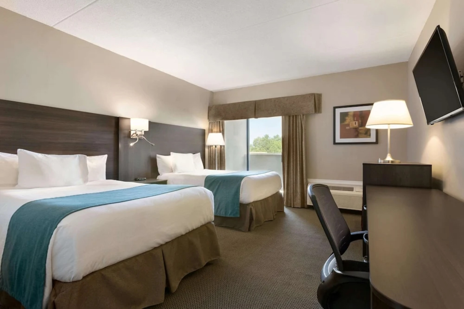 Travelodge Kingston LaSalle Hotel