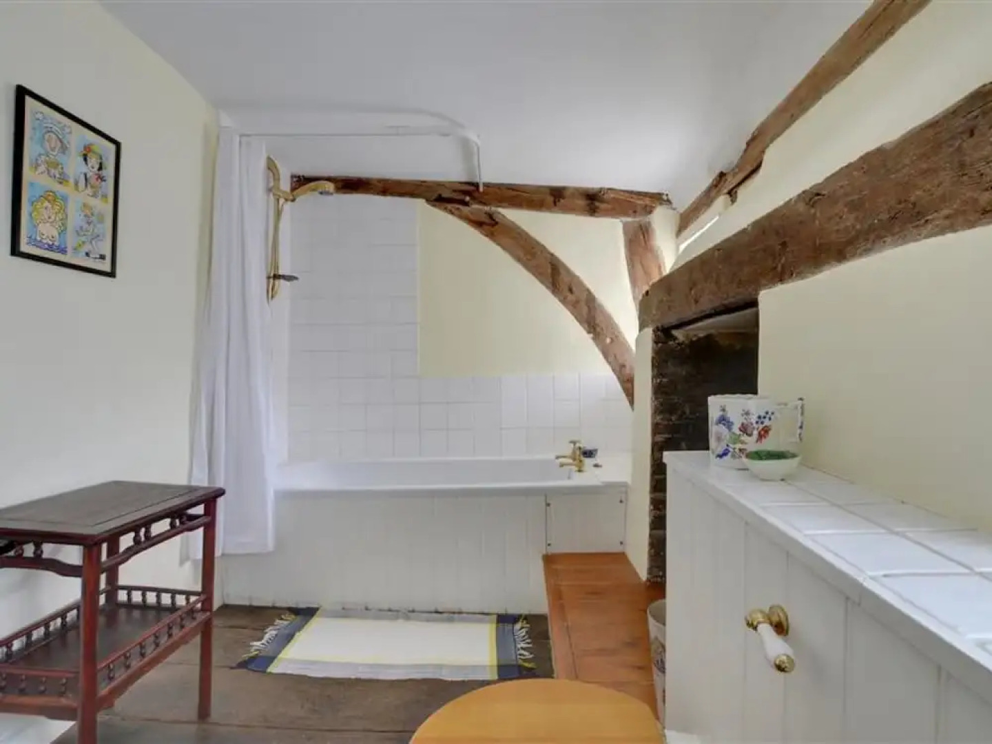 Spacious and Bright Accommodation Full of Original Beams and Antique Furniture