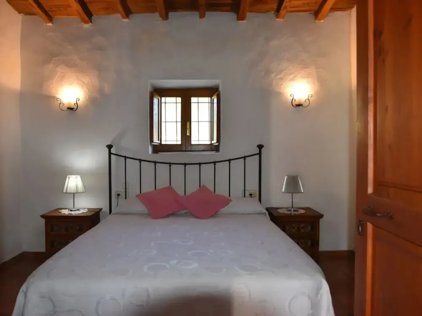 Mansion in San Rafael With Pool & Beach