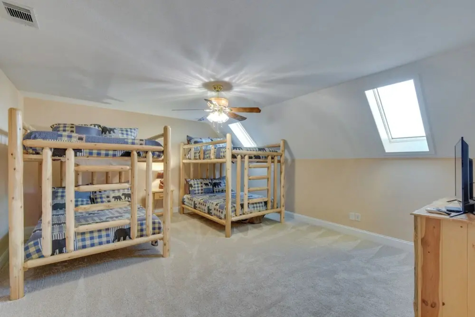 Blairsville Mansion w/ Hot Tub, Casino + Games!