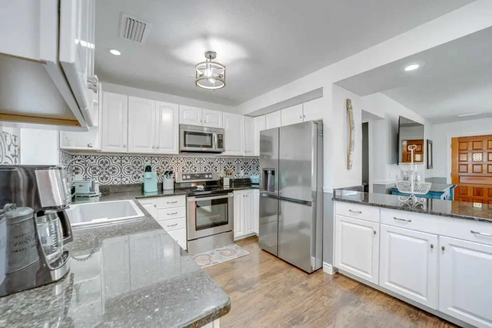 Artsy Cottonwood Home w/ Hot Tub, Walk to Wineries