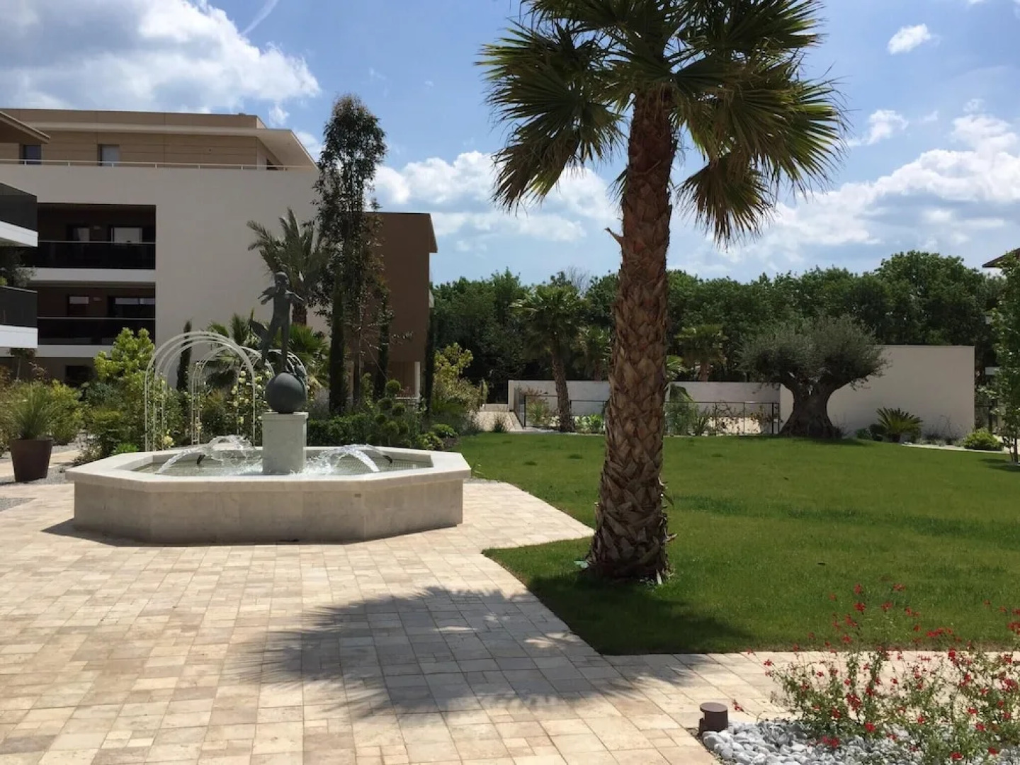 Apartment With one Bedroom in Lattes, With Pool Access, Enclosed Garden and Wifi - 5 km From the Beach