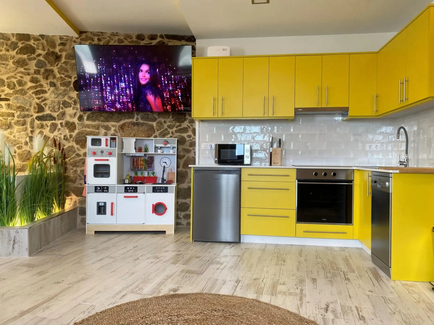 As Penedas, Casa dos Arcos