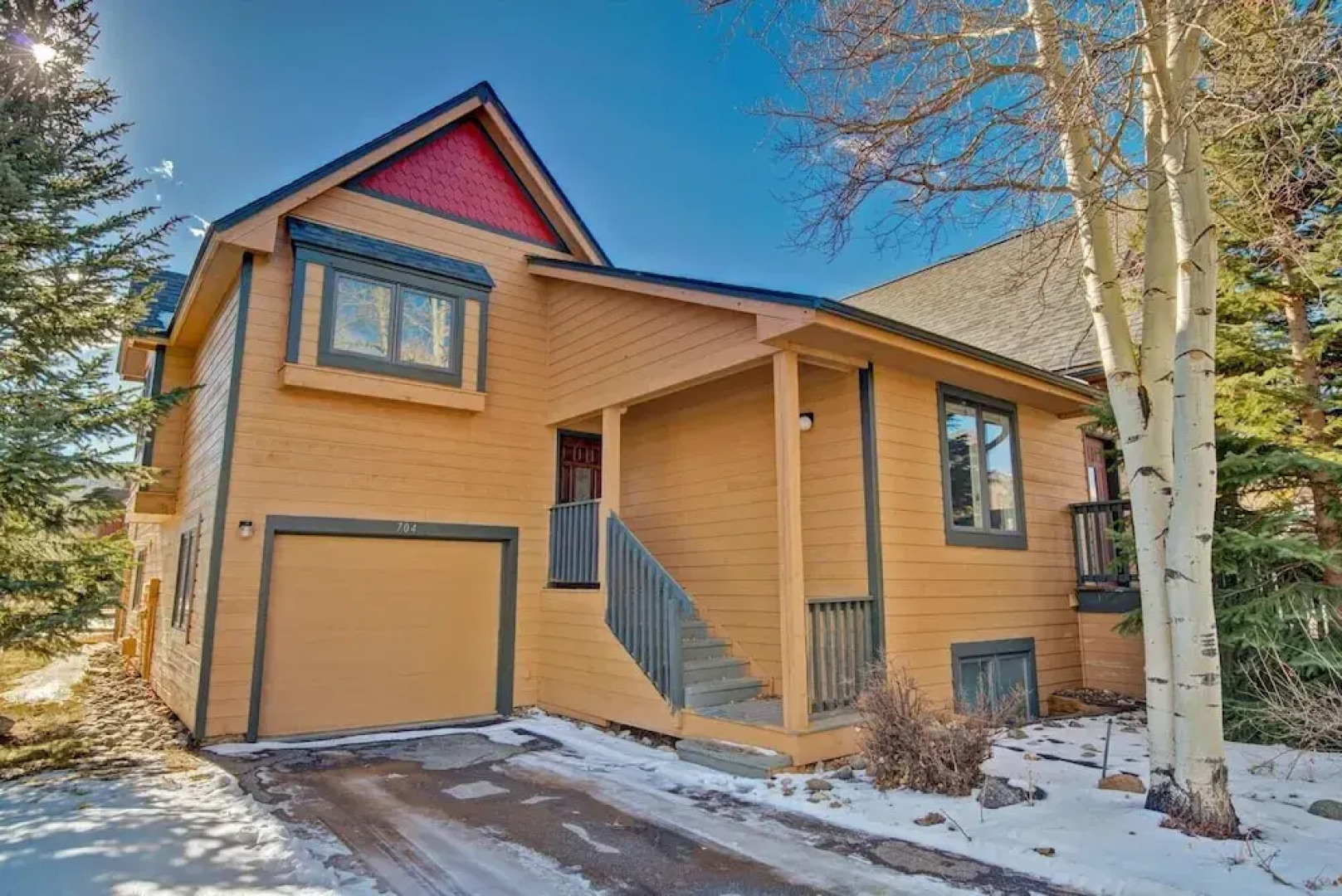 Pitkin Townhome - 704 3 Bedroom Townhouse by RedAwning