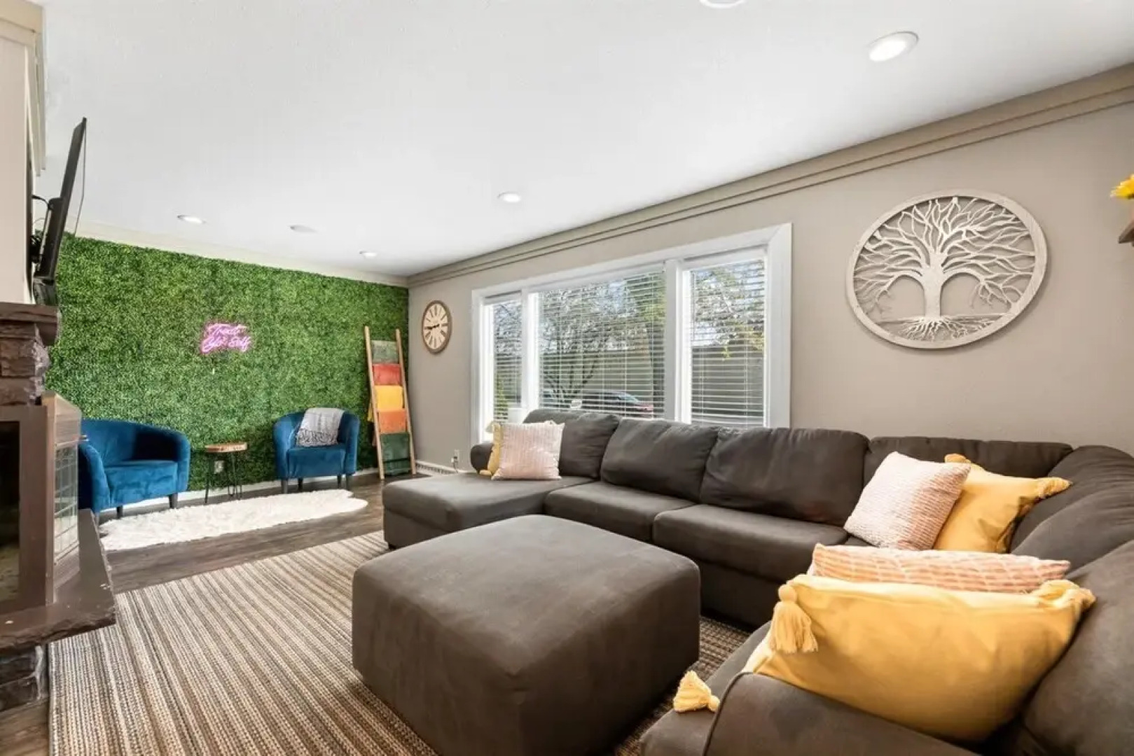 Brew City Game Room Fenced Yard Sleeps 13