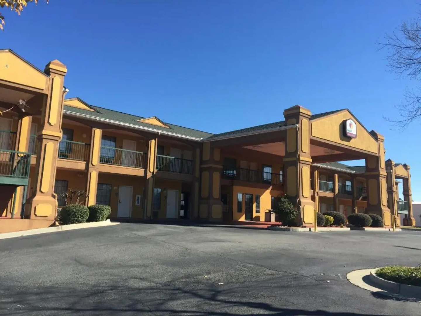 Peach State Inn & Suites