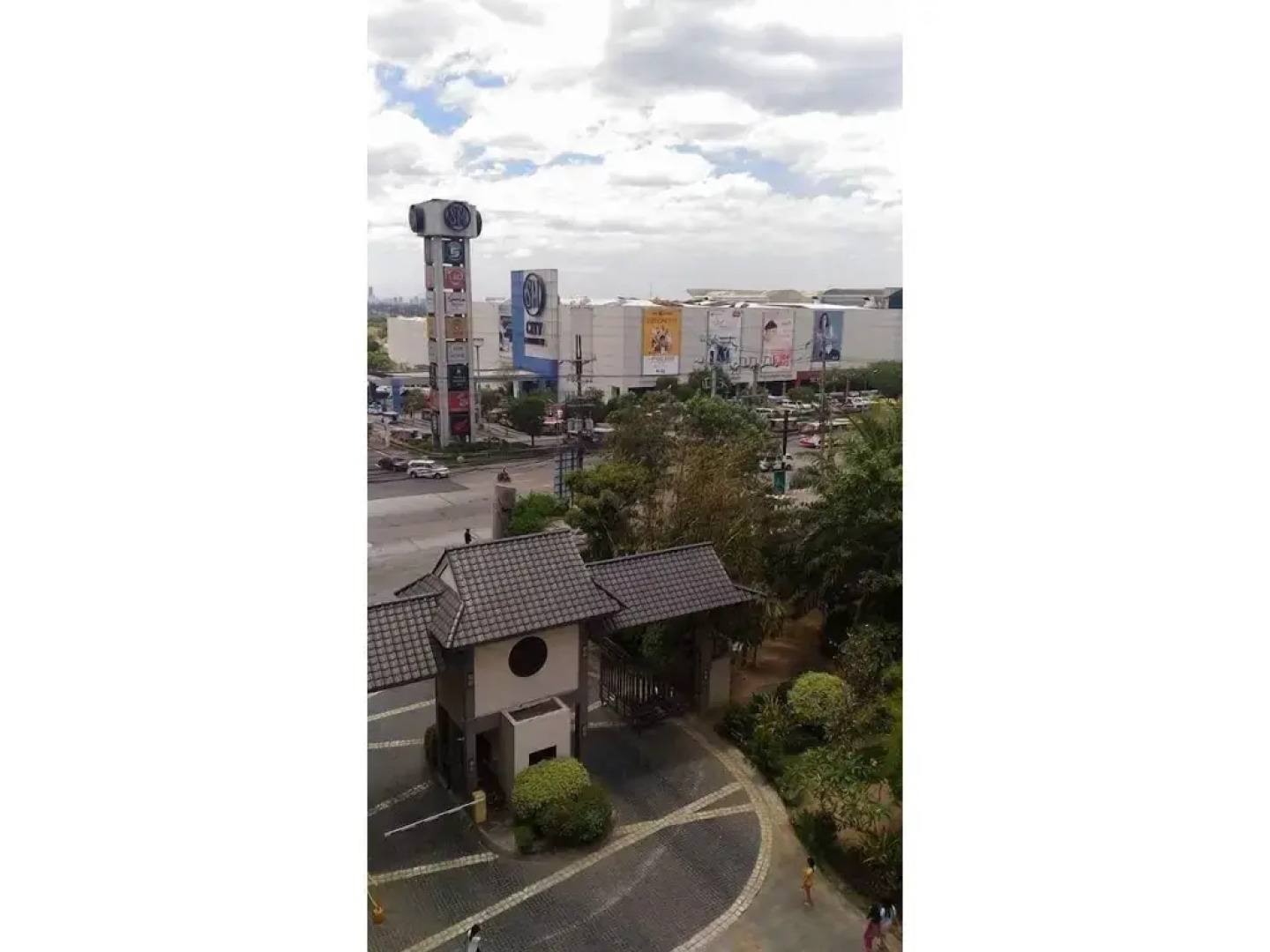 The Redwoods SM Fairview with Balcony Quezon City,Metro Manila Philippines