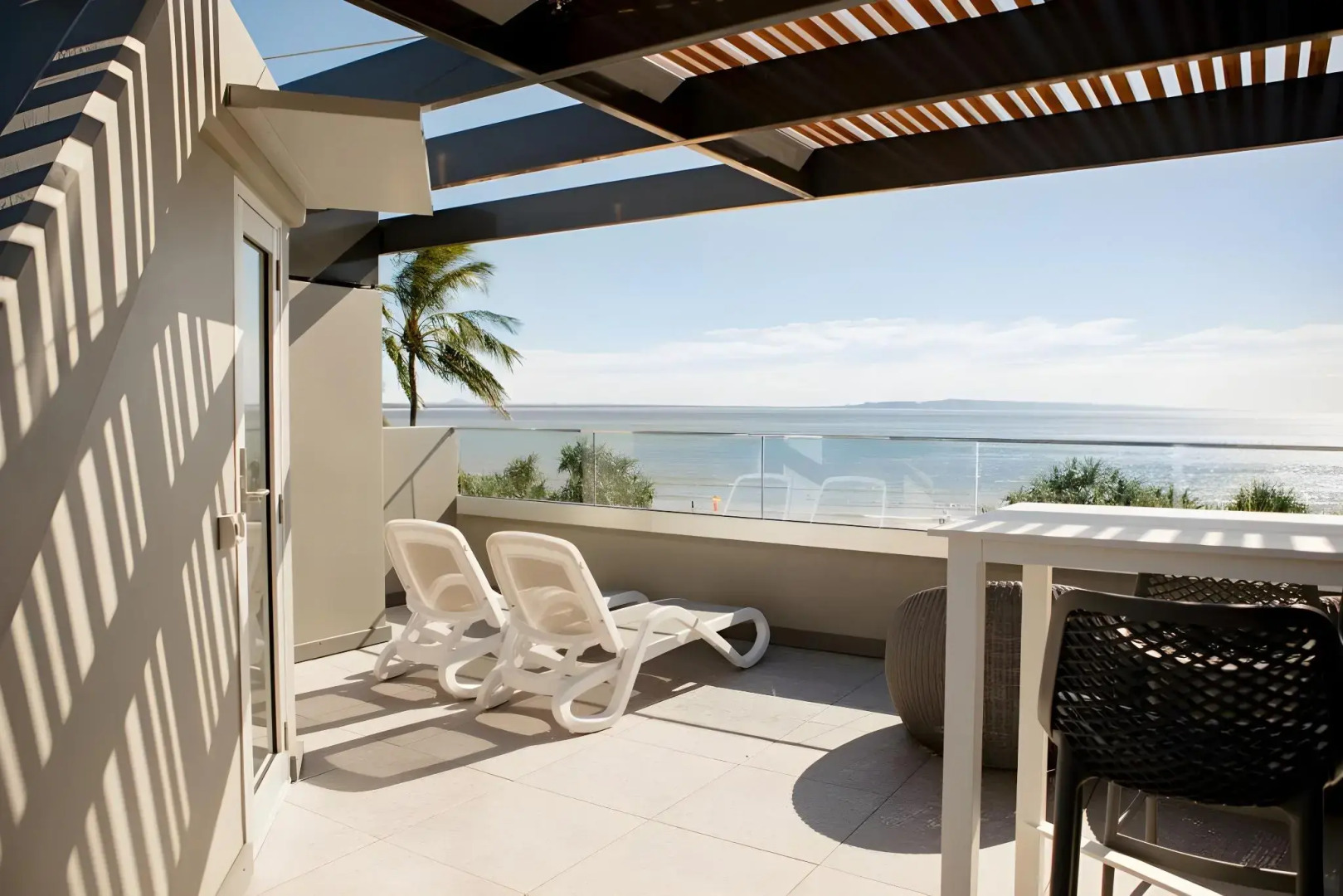 Netanya Noosa Beachfront Resort