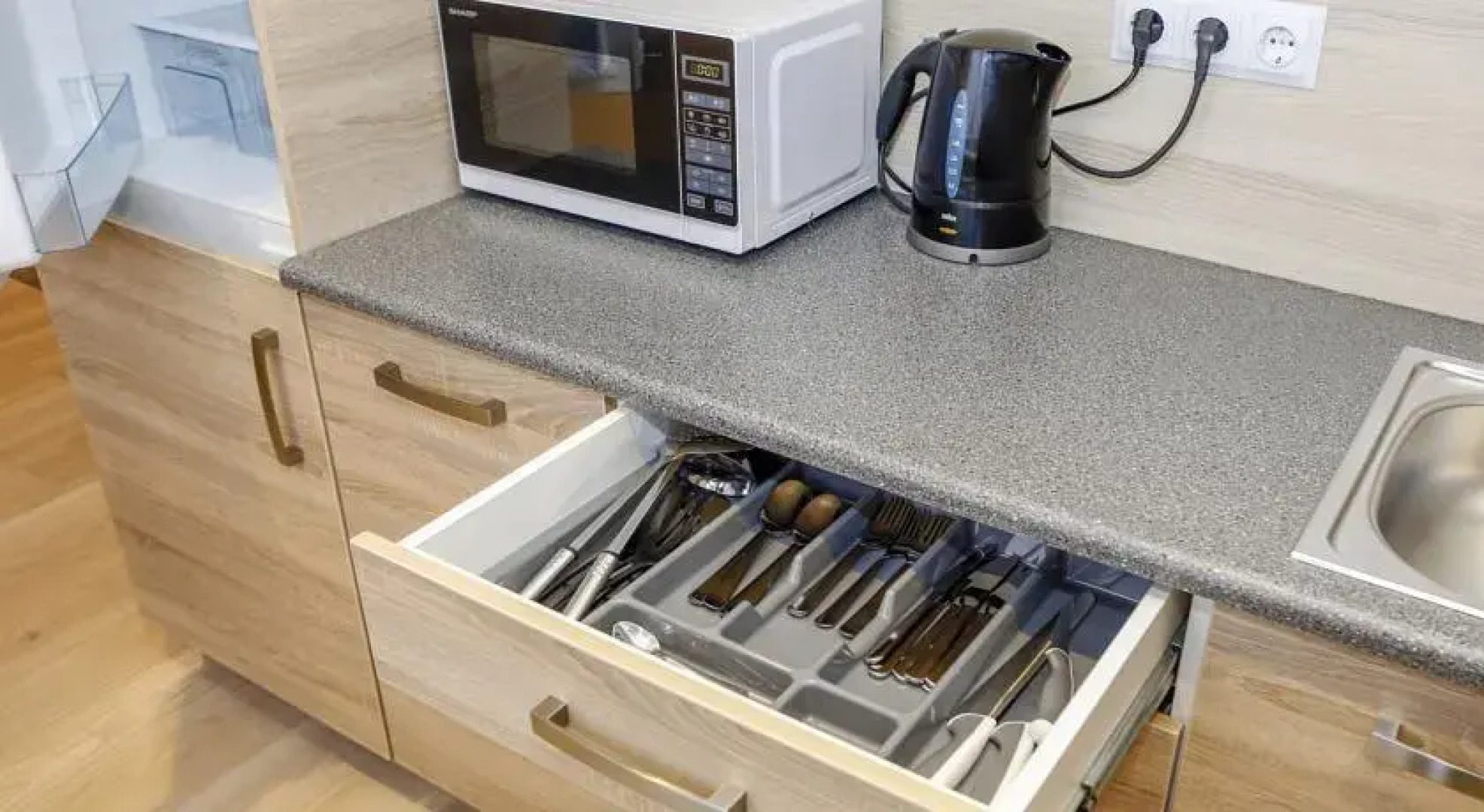 VIN service 18. Novembra Street 12