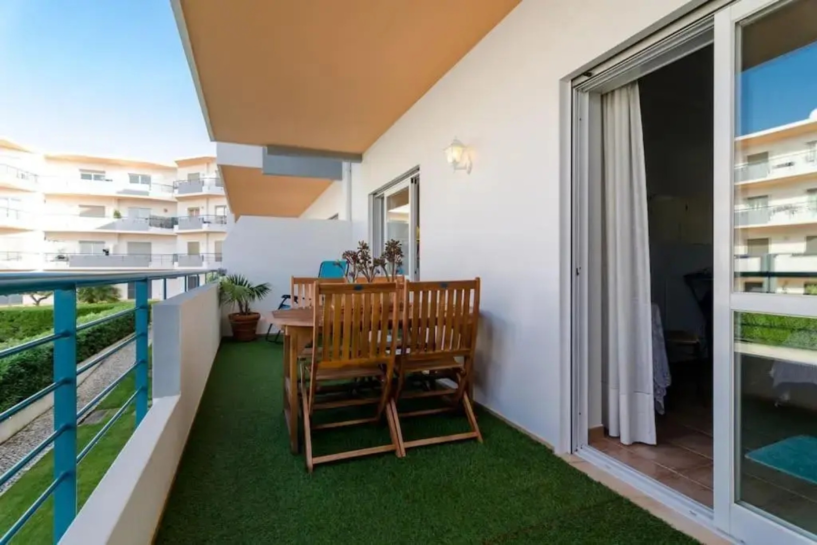 Sun & Sea Meia Praia Lagos