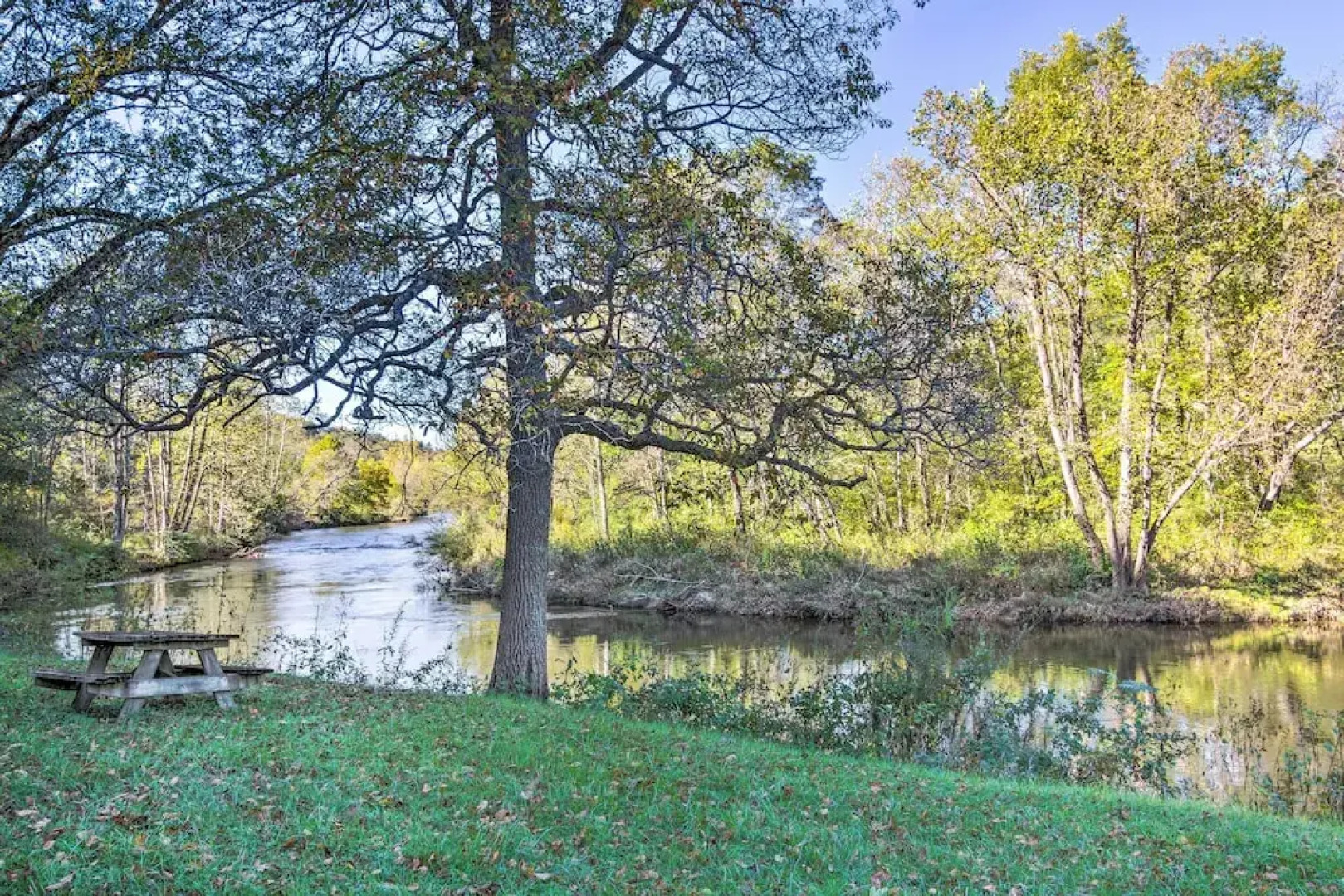 River Access + Mtn Views: Cullowhee Lodge!