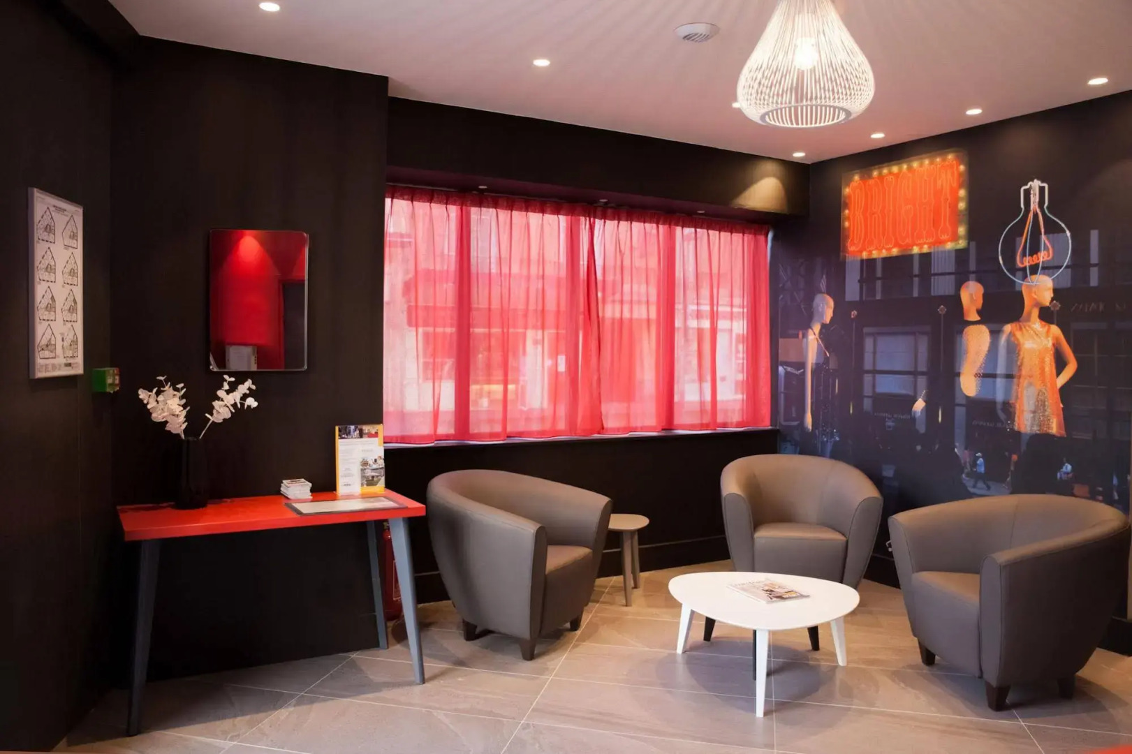 Hotel Sixteen Paris Montrouge