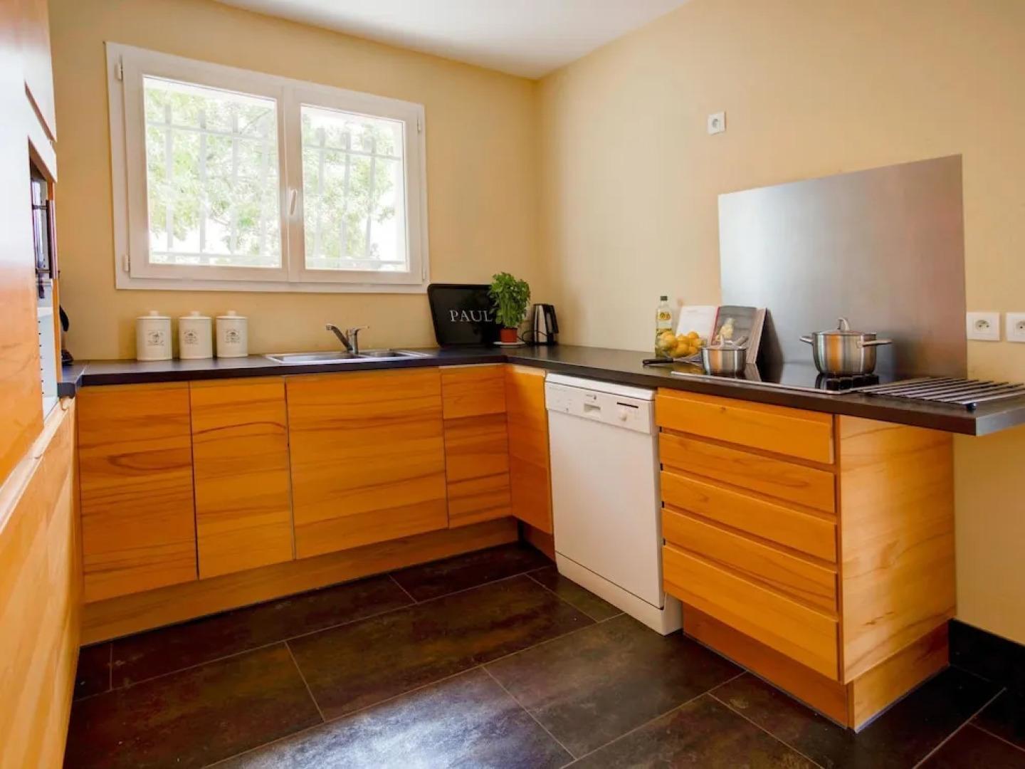 Spacious Luxury Villa With Heated Swimming Pool, Jacuzzi, Stunning Views and Plenty of Privacy