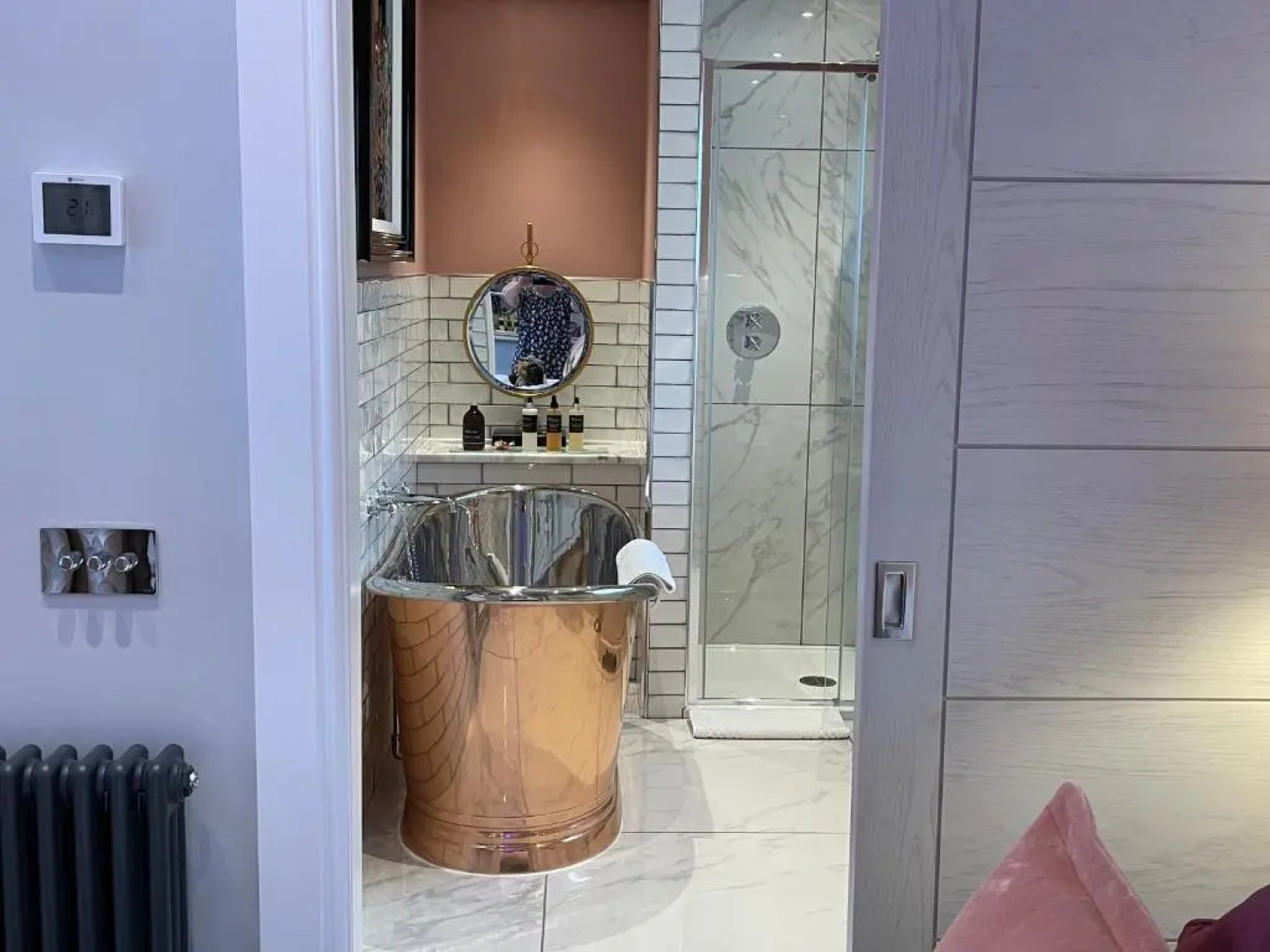 Little Fox Lodge Hideaway Glencoe - 5 Star with Hot Tub overlooking Loch Linnhe