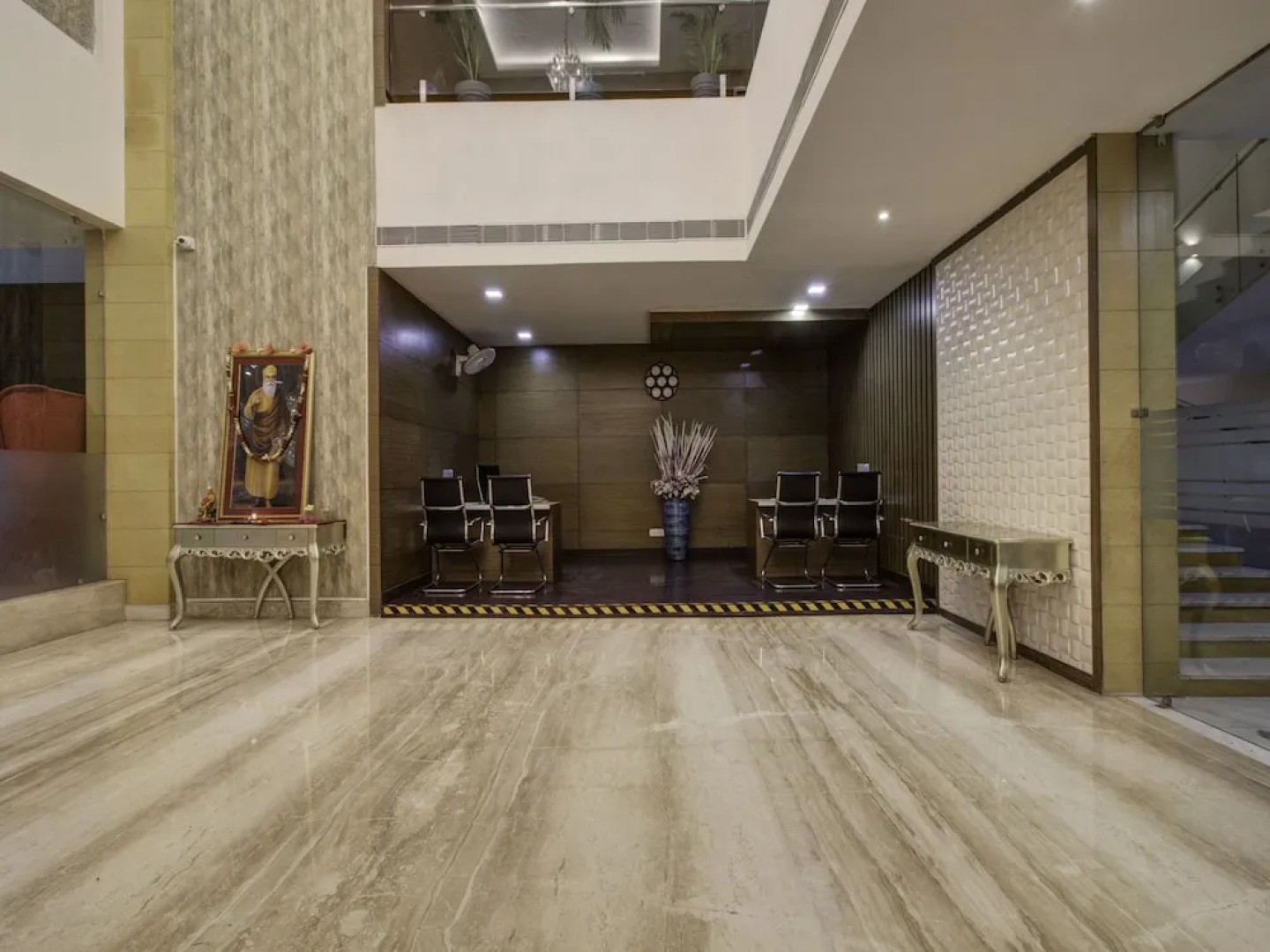 OYO 3575 The Wave International