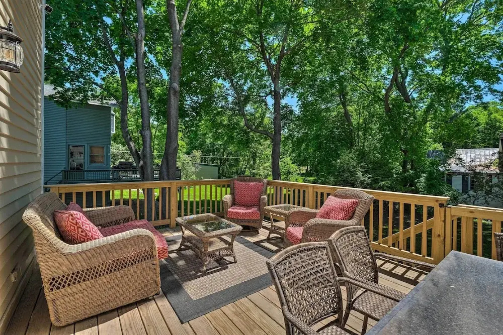 Bright Lake Winnipesaukee Home - Walk to Town