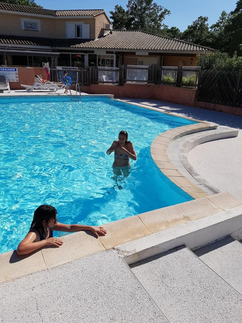 House With one Bedroom in Gaujac, With Pool Access and Furnished Terra