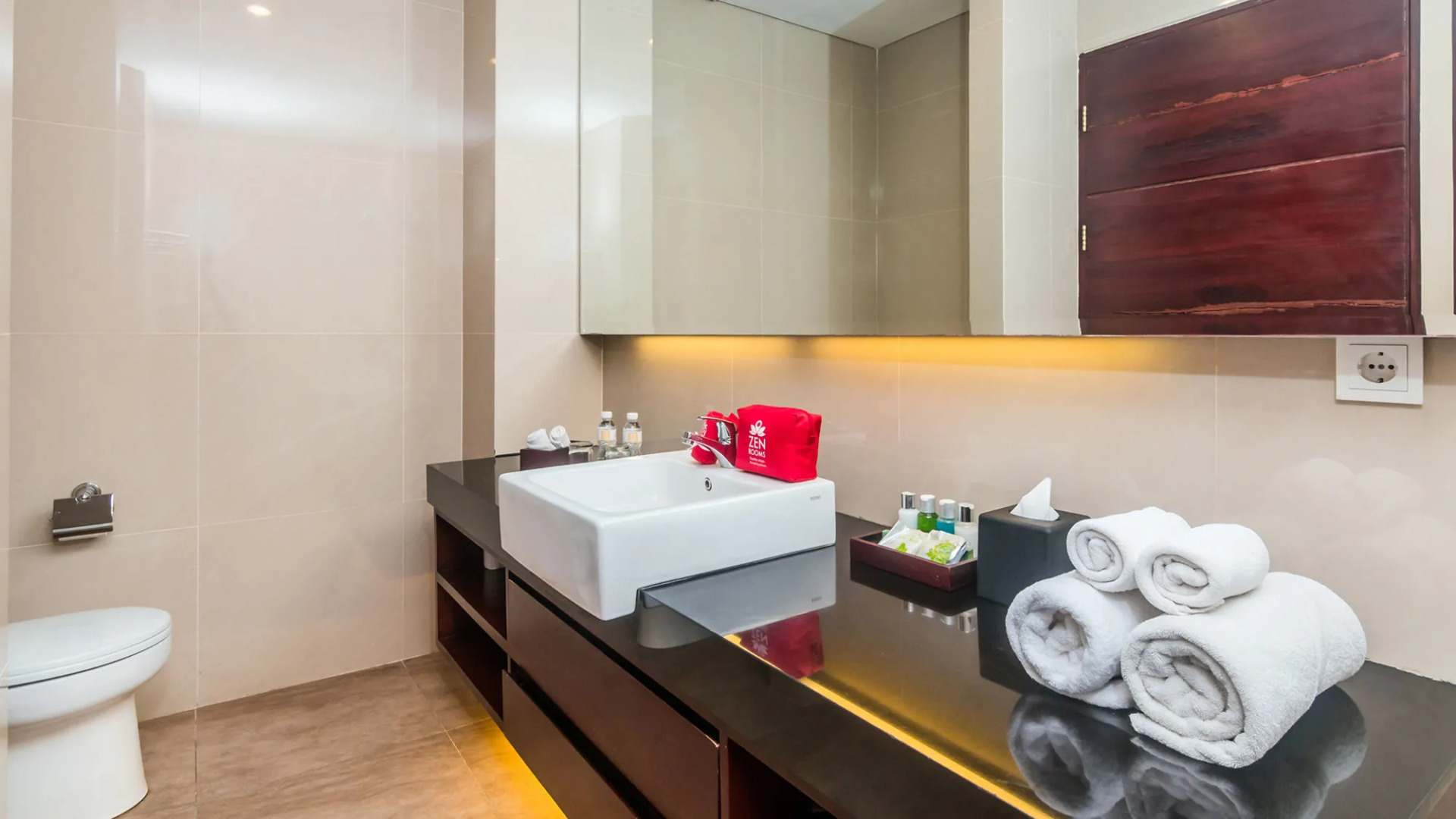 ZEN Premium Seminyak Braban