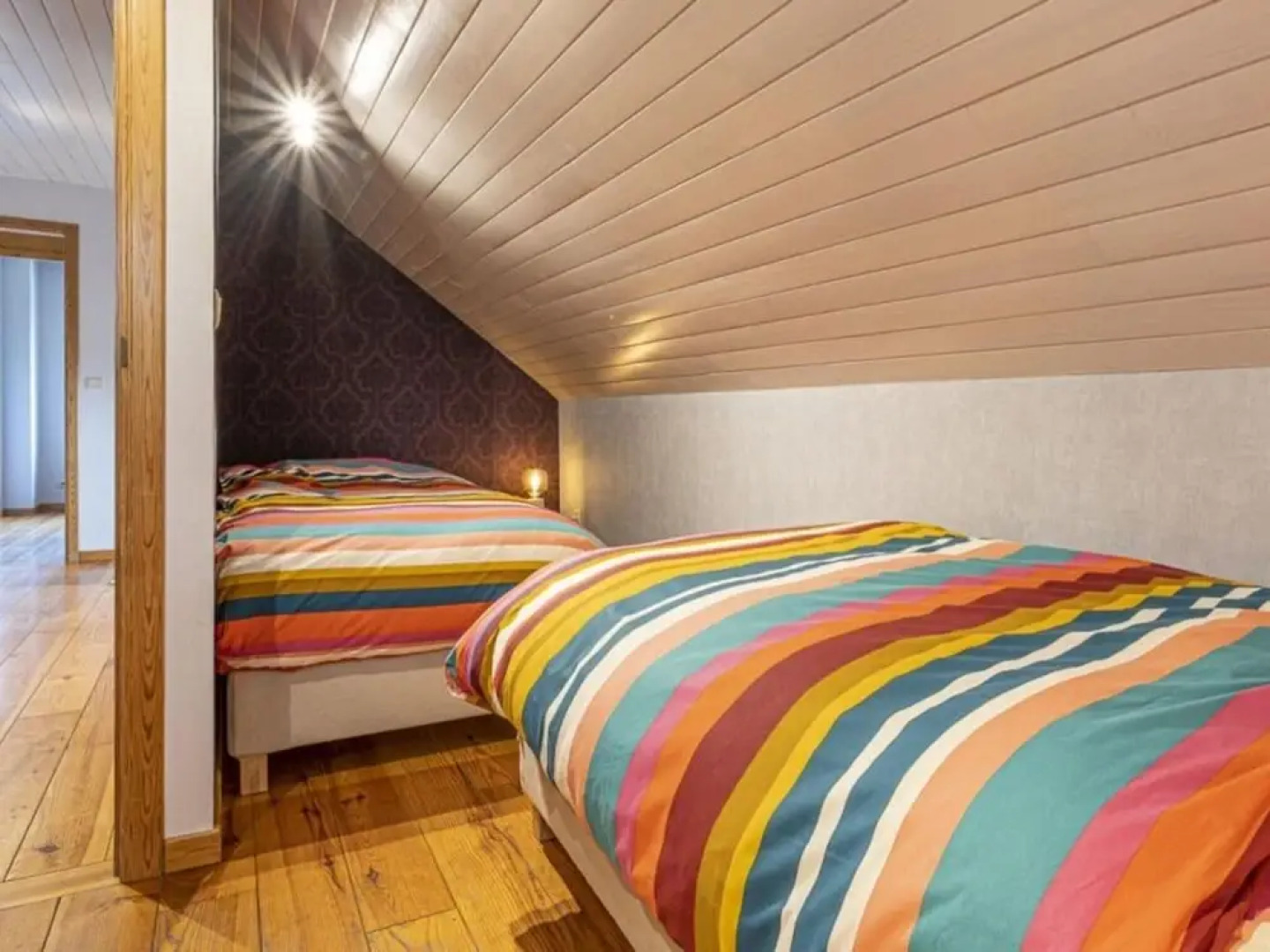 Quiet Villa with Hot Tub & Sauna