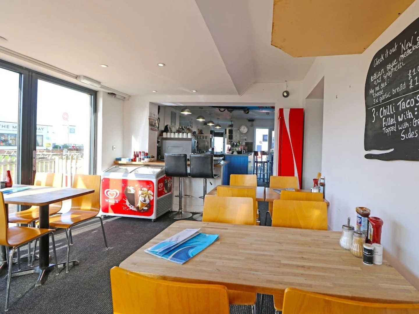 The Waves Bar Cafe B and B Hotel