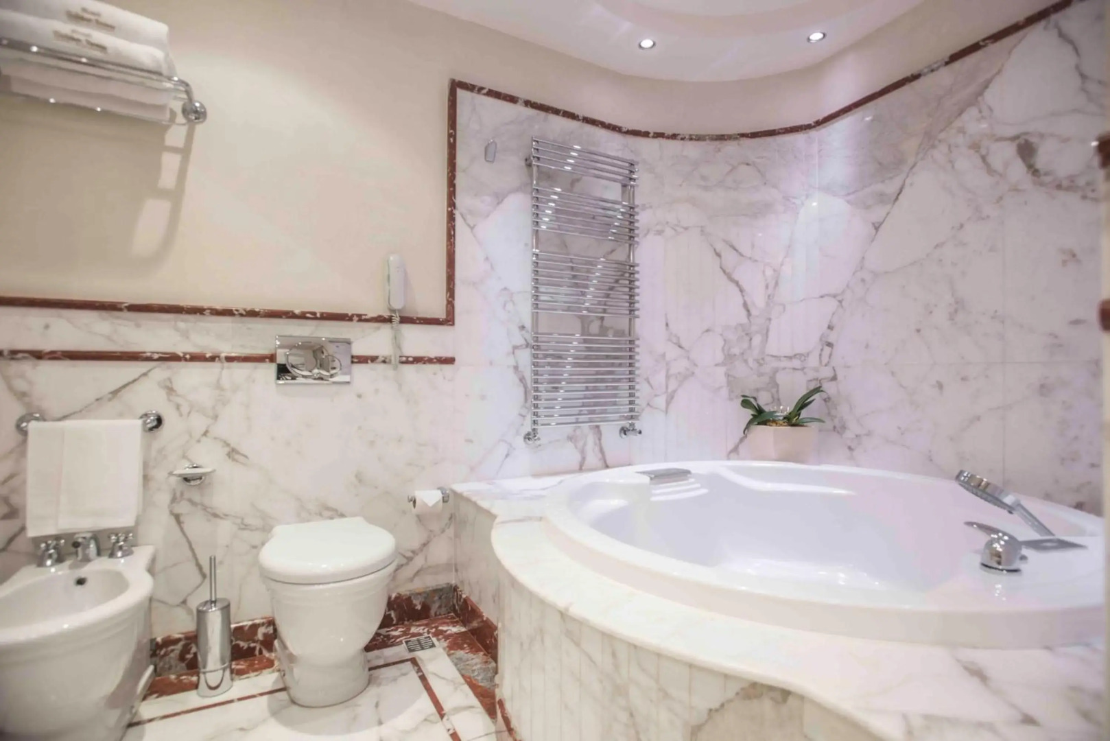 Golden Tower Hotel & Spa