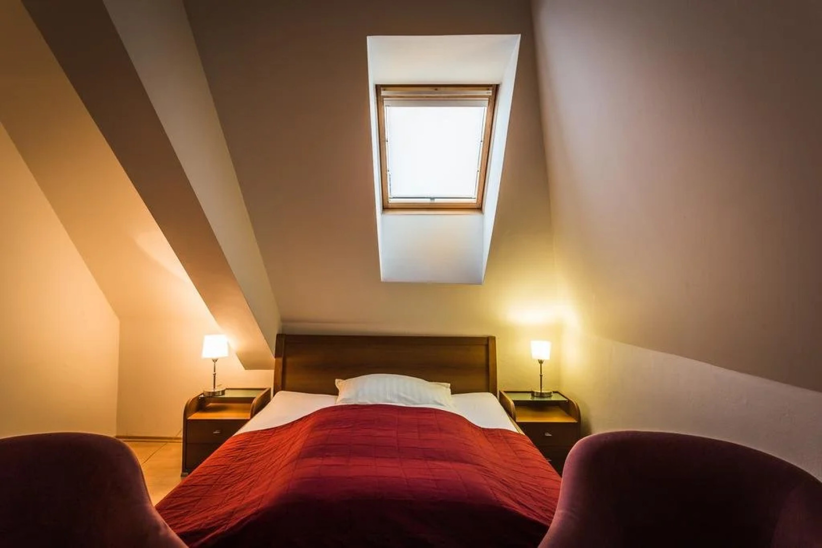 eL Cafe Bar & Restaurant