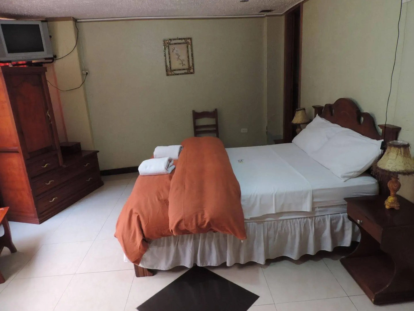 Puerta del Sol Hotel