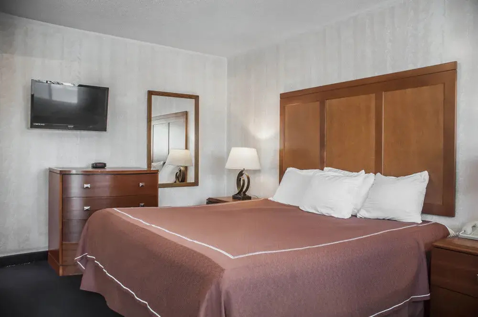Rodeway Inn & Suites Niagara Falls