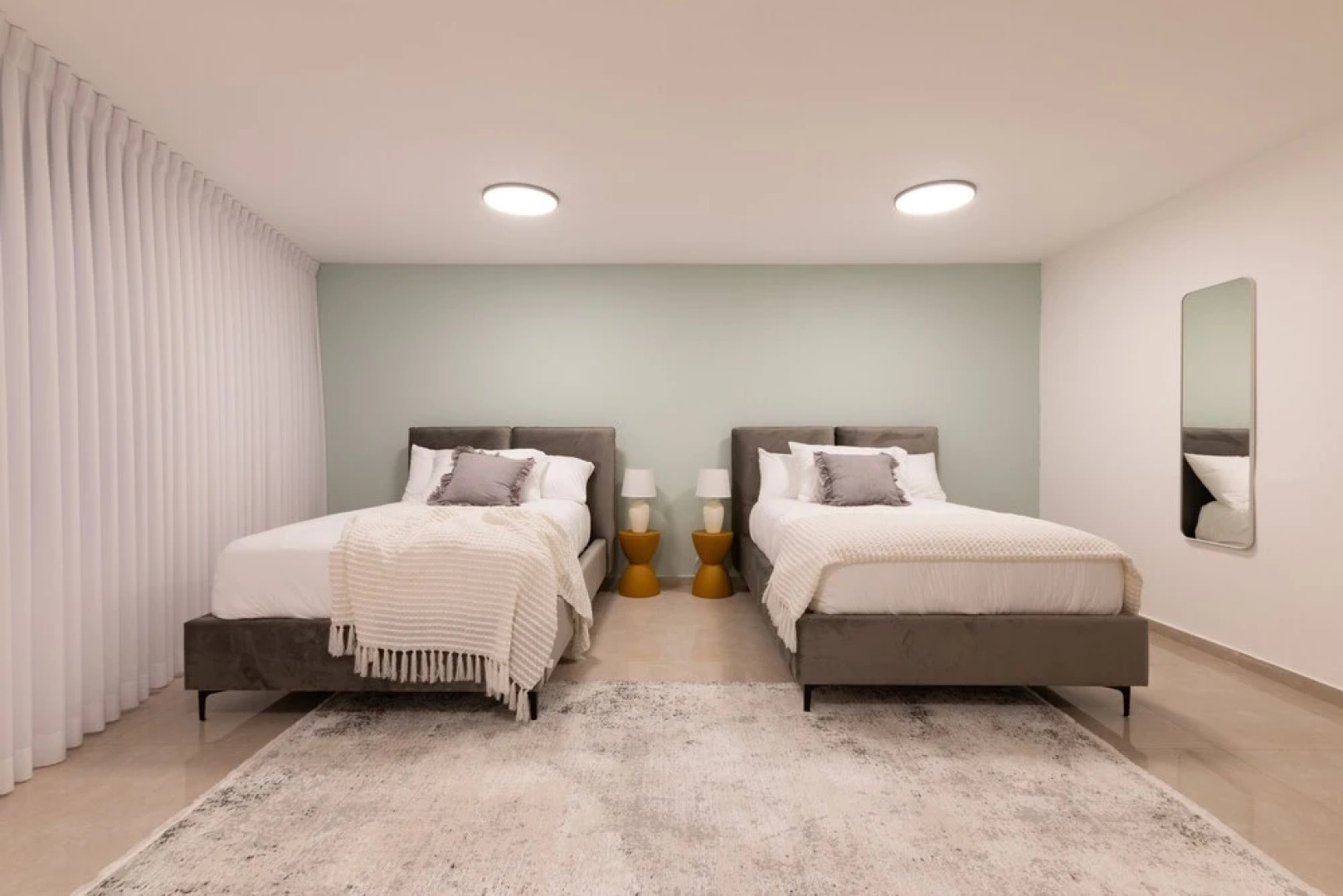 Huge & Lovely Unit 2BR 2BT By the beach