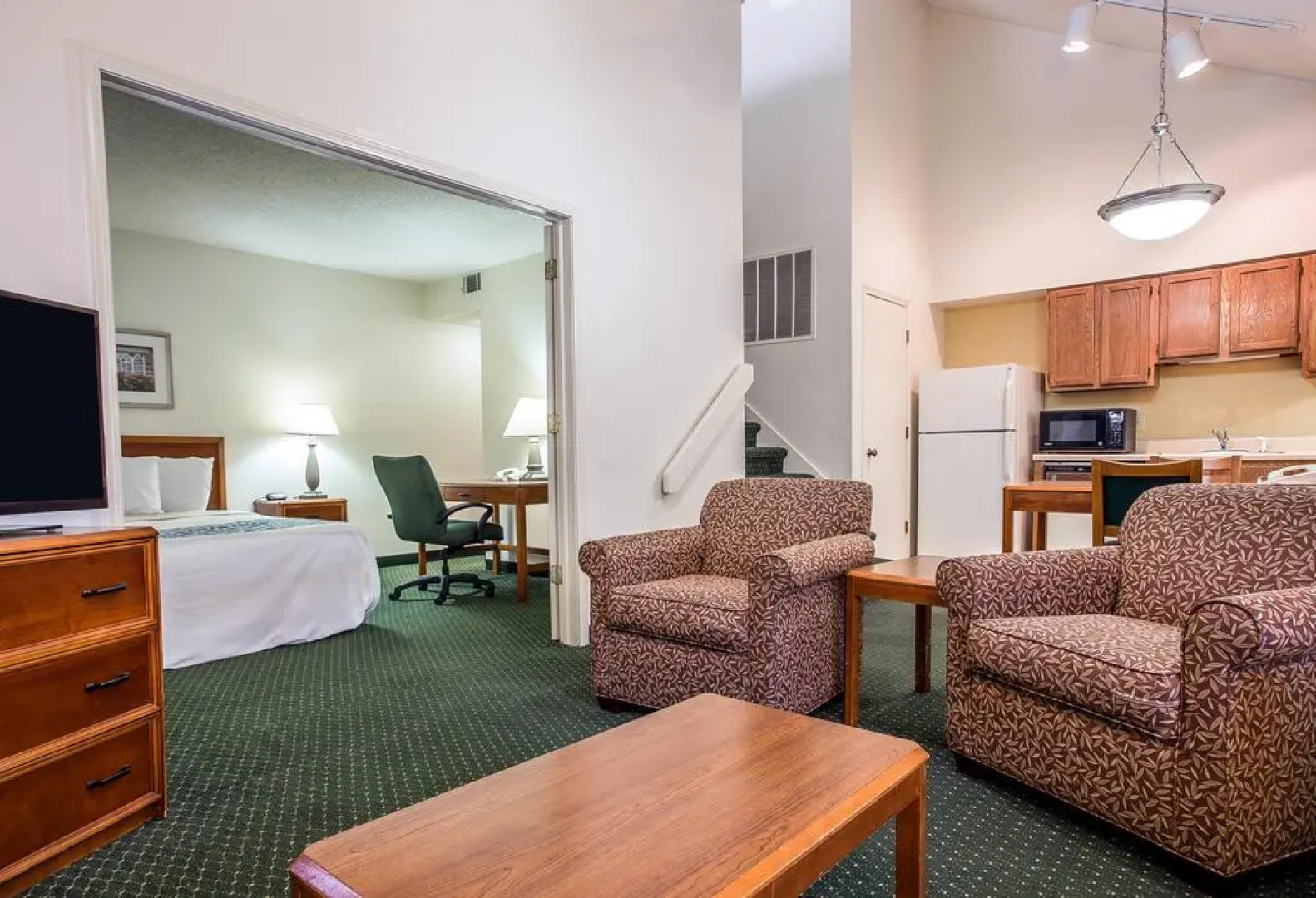 Cloverleaf Suites Columbia