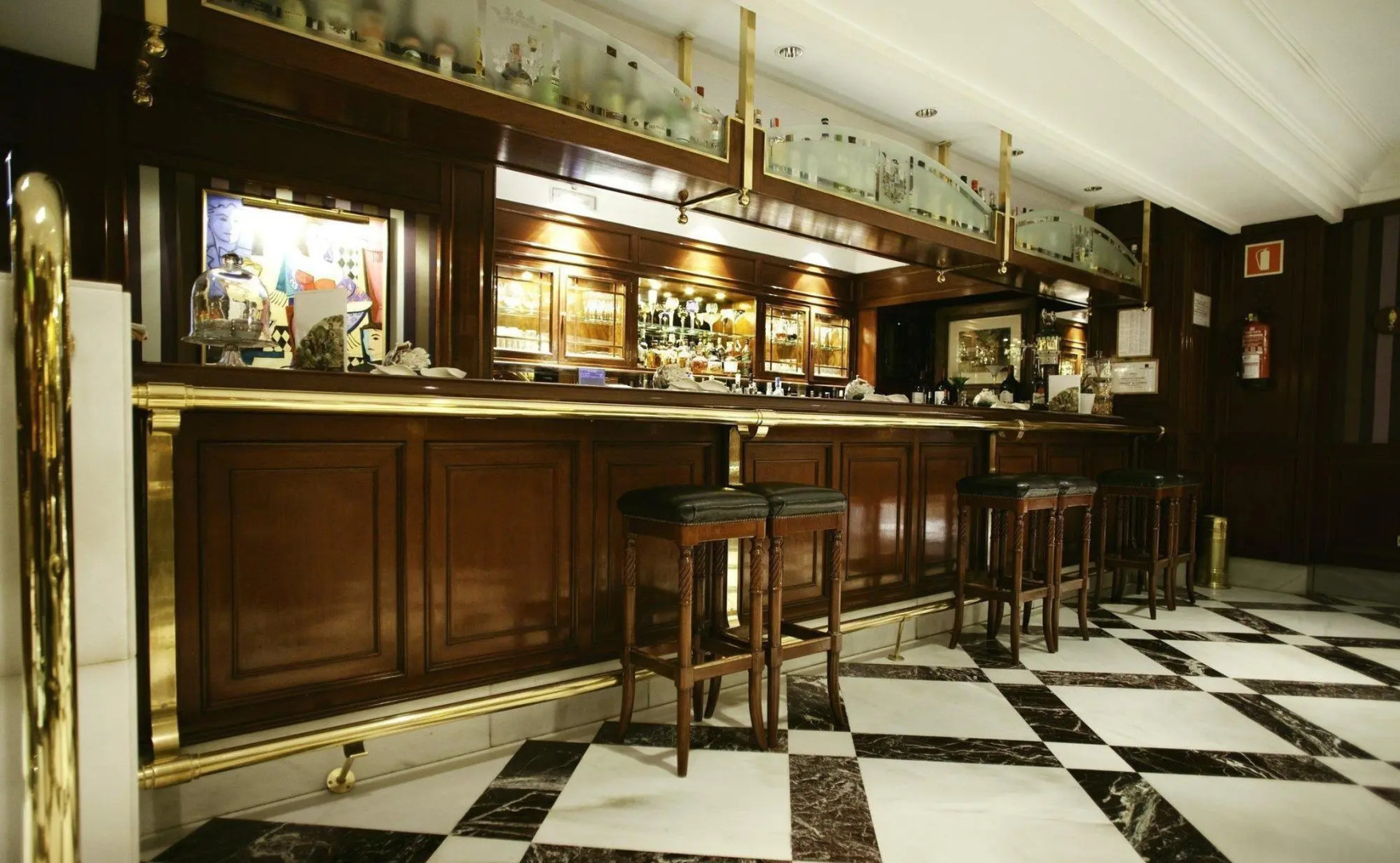 Отель Sercotel Gran Hotel Conde Duque