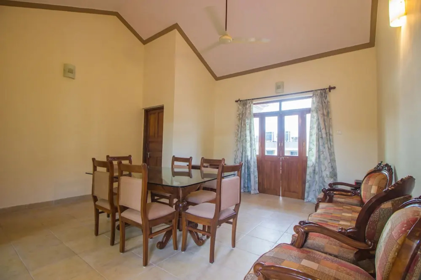 Oyo 18705 Home Elegant 2 Bhk Parra