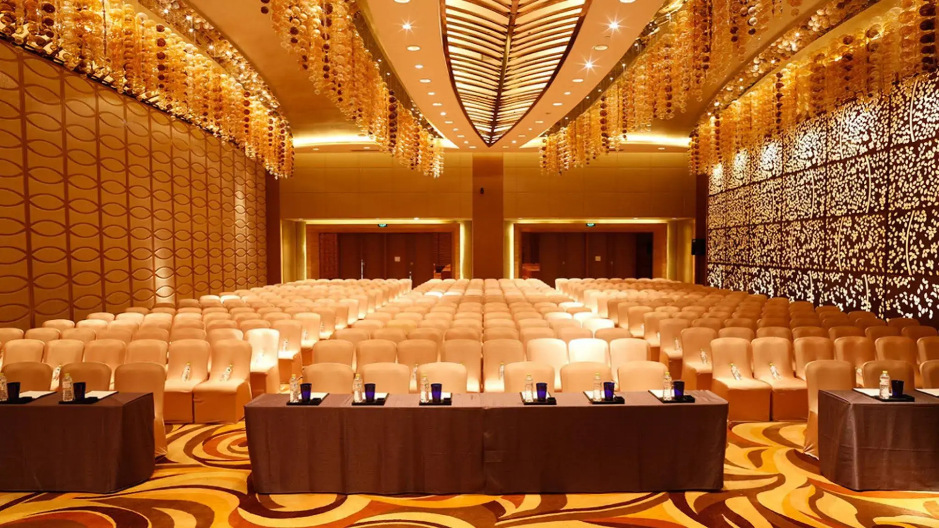 Crowne Plaza Zhongshan Wing on City by IHG