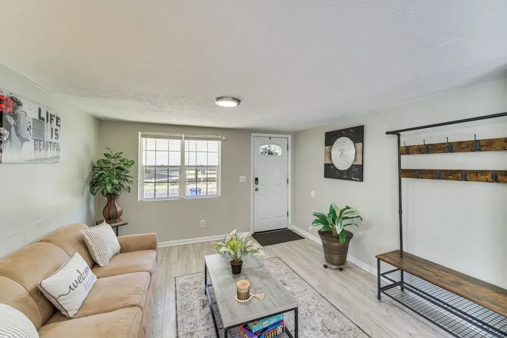 8 Mi to Dtwn: Cleveland Family Home