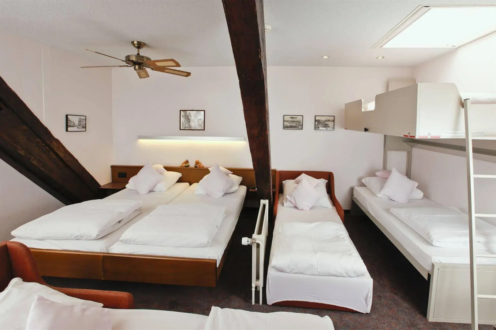 ROESLI Guest House